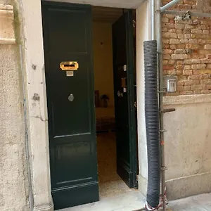 Melusina Homes Historical Center , Venezia Italia