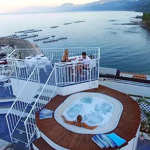 Bue Marino & Roof Lounge *** Cala Gonone