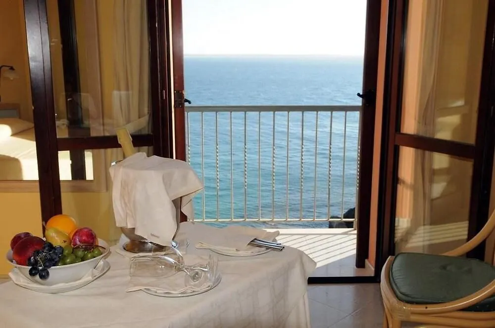 Felix Hotels - Hotel La Baja Santa Caterina Di Pittinuri  4*, Santa Caterina Di Pittinuri (Sardinia)